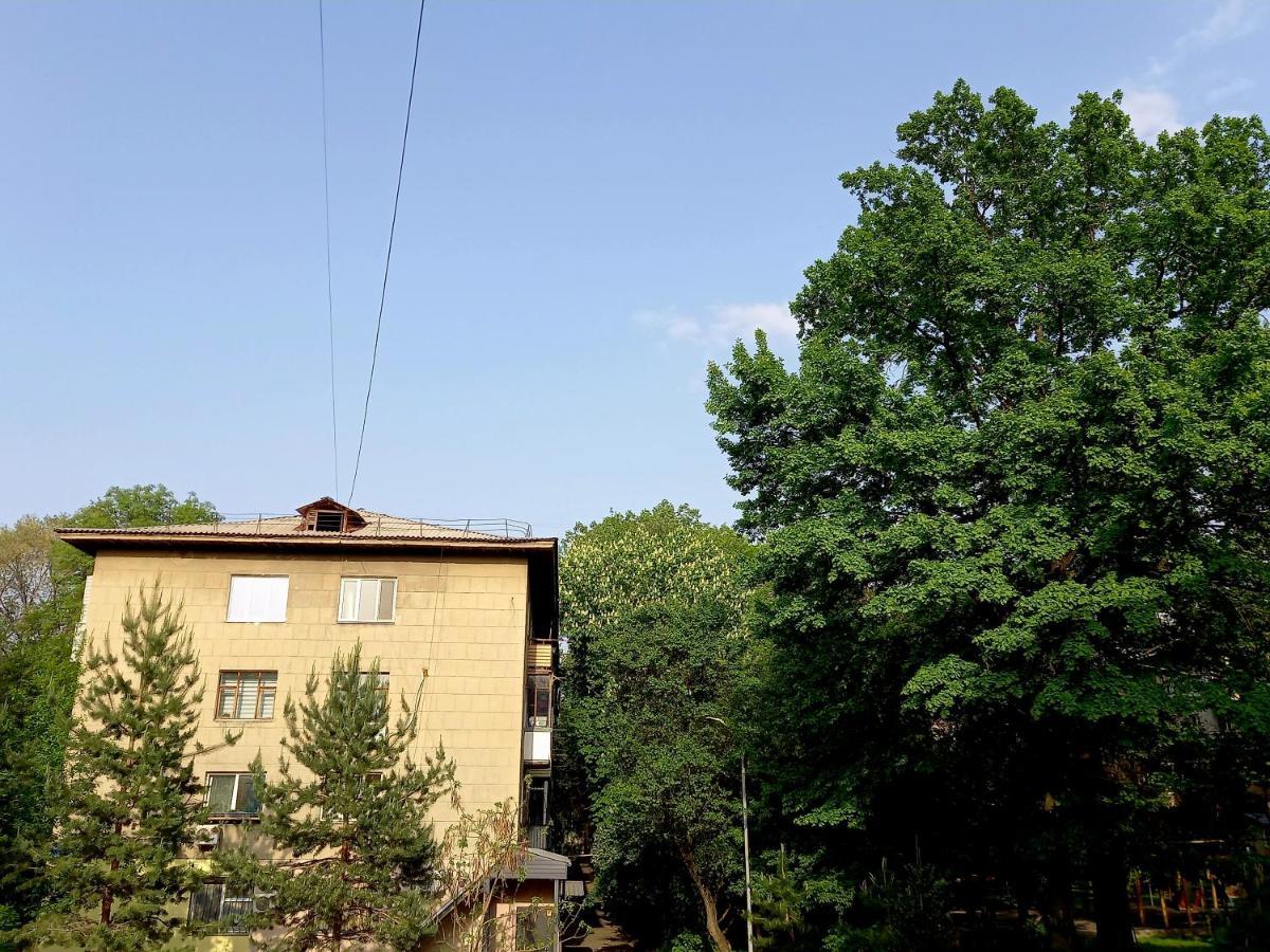 Квартира На Набережной Almaty Eksteriør bilde
