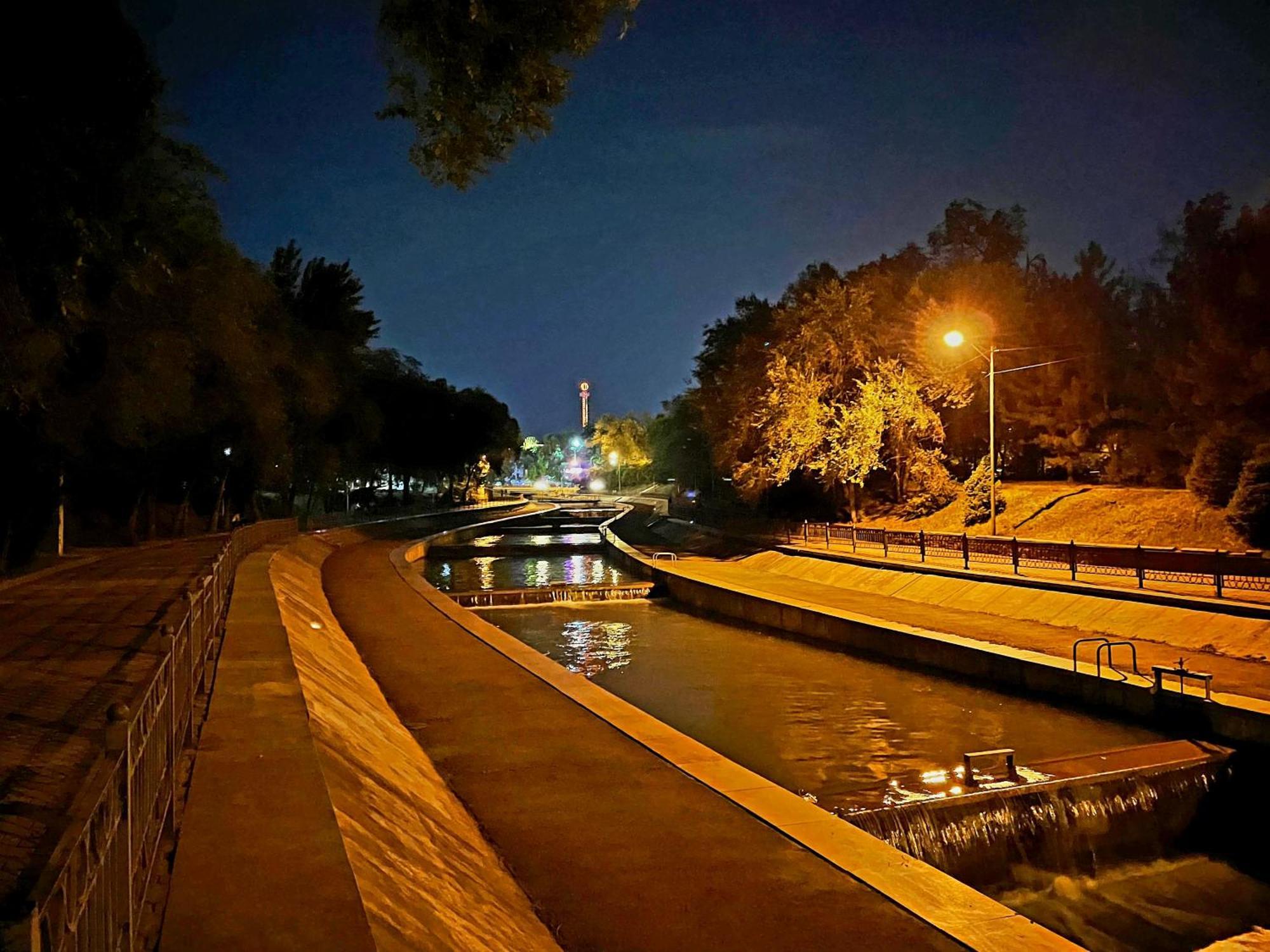 Квартира На Набережной Almaty Eksteriør bilde